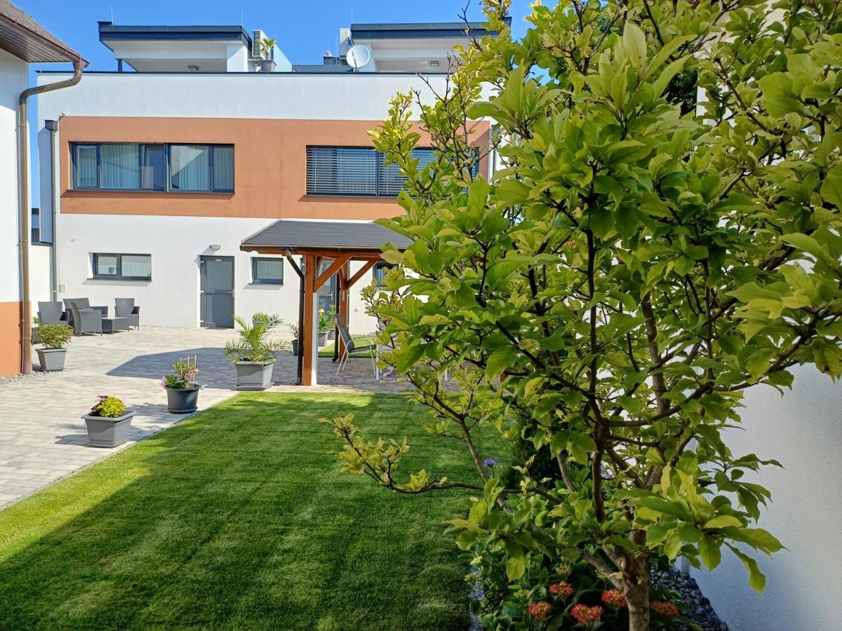 Penthouse Griemann 2 Fuer Max 4 Personen Mit Eigener Grosser Dachterrasse Zum Relaxen! Illmitz Dış mekan fotoğraf