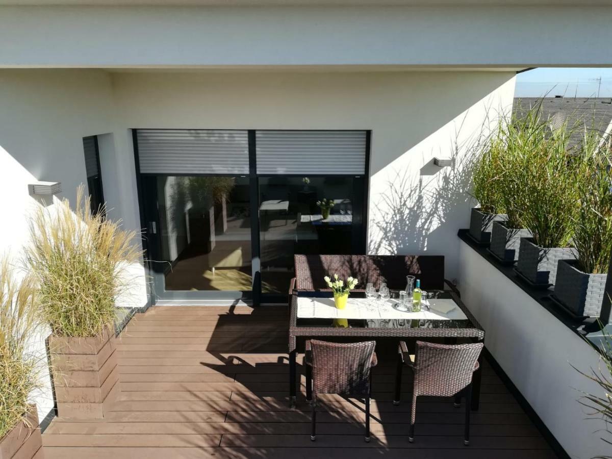Penthouse Griemann 2 Fuer Max 4 Personen Mit Eigener Grosser Dachterrasse Zum Relaxen! Illmitz Dış mekan fotoğraf
